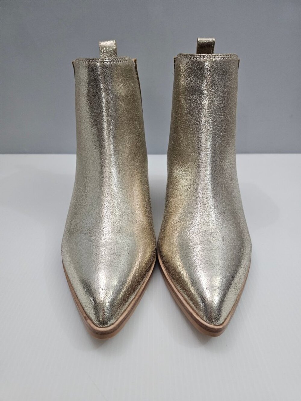 Frankie4 Nina Chelsea Ankle Boot Gold Metallic Leather Pointed Toe Womens 8 NEW - Picture 4 of 15